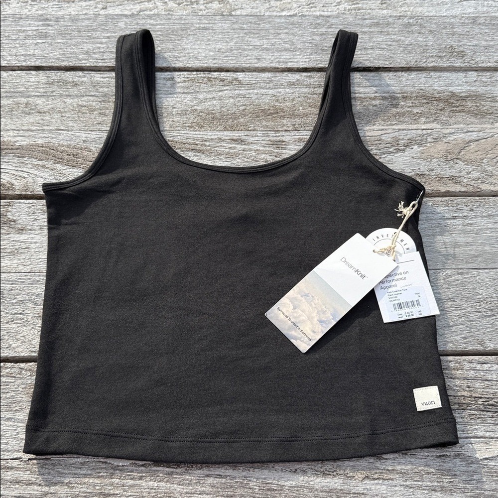 VUORI Halo Essential Tank BLACK size medium nwt